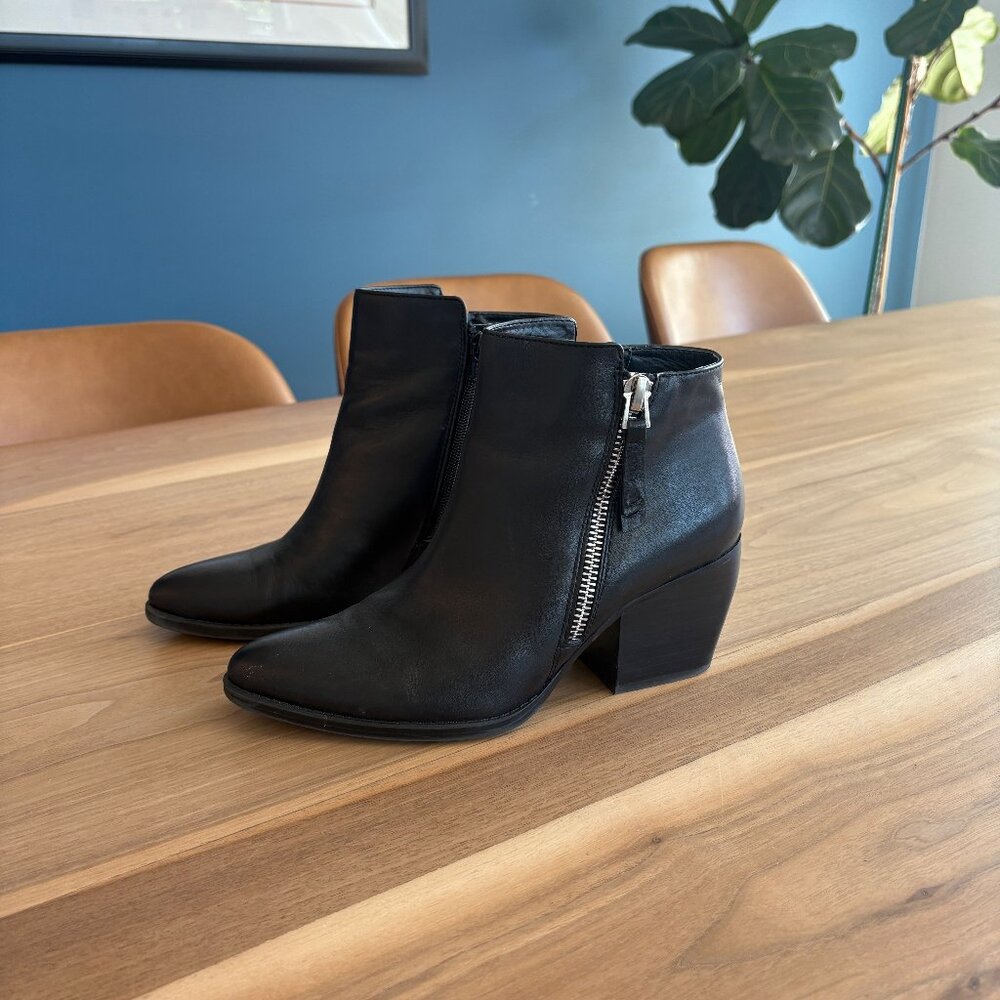 Naturalizer black booties